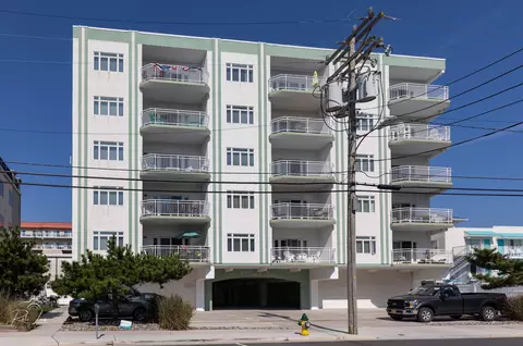 503 E Stanton Rd #403, Wildwood Crest, NJ 08260