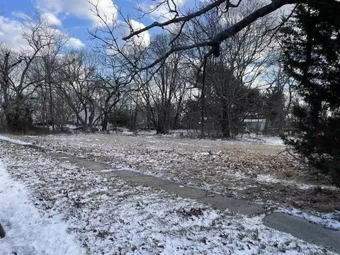 301 Jefferson Ave, Woodbine, NJ 08270