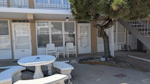 422 E 4th Ave #202, North Wildwood, NJ 08260