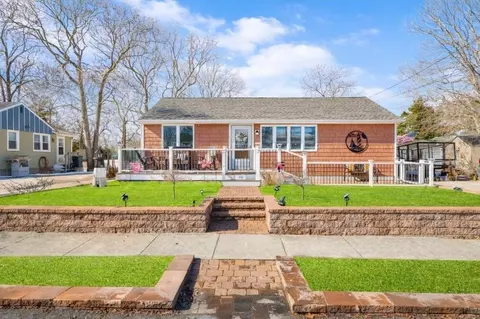 300 Eldredge Ave, North Cape May, NJ 08204
