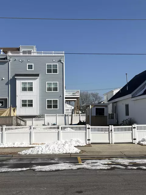 443 W Oak Ave, Wildwood, NJ 08260
