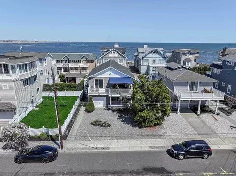 181 7th St, Avalon, NJ 08202