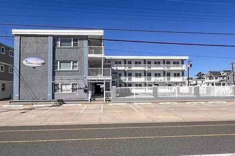 1400 Surf Ave #102, North Wildwood, NJ 08260