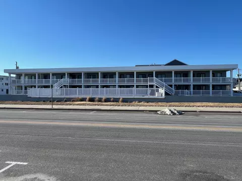 1100 Kennedy Dr #204, North Wildwood, NJ 08260
