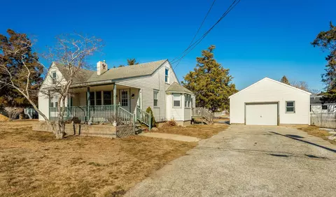 23 W Greenwood Ave, Villas, NJ 08251