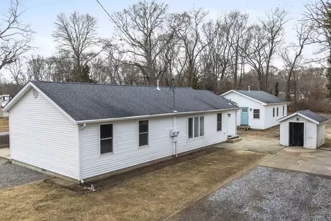 16 4th Ave, Cape May Court House, NJ 08210