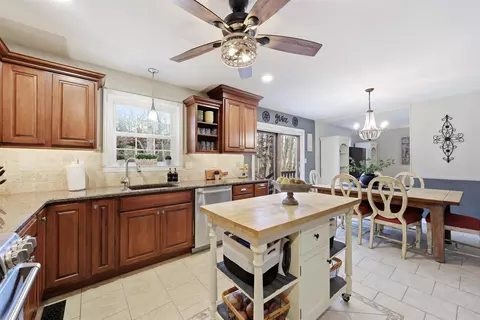 Kitchen - 4 Prosit Ln, Ocean View, NJ 08230 photo 2 of 3