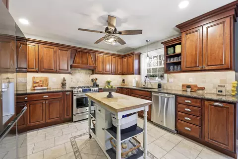 Kitchen - 4 Prosit Ln, Ocean View, NJ 08230 photo 1 of 3
