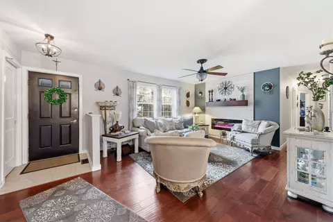 Entry Way - 4 Prosit Ln, Ocean View, NJ 08230 photo 1 of 1