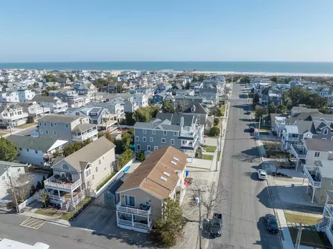 View/Area - 173 33rd St #3, Avalon, NJ 08202 photo 1 of 5