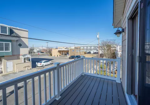 Exterior - 173 33rd St #3, Avalon, NJ 08202 photo 2 of 5