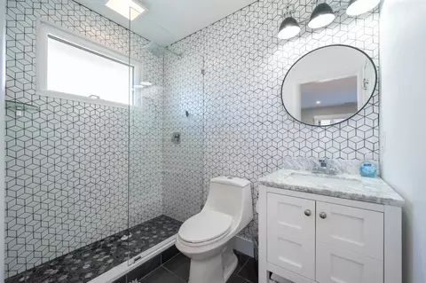 Bath - 173 33rd St #3, Avalon, NJ 08202 photo 1 of 2