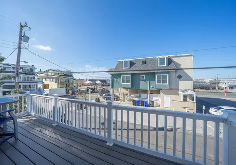 Exterior - 173 33rd St #3, Avalon, NJ 08202 photo 3 of 5