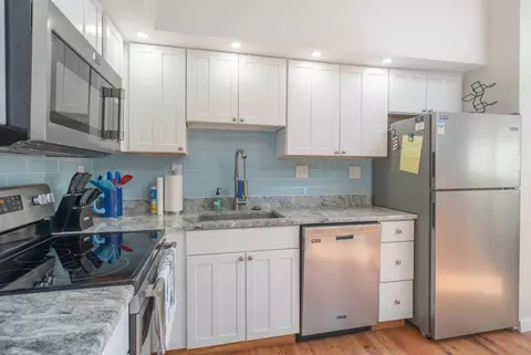 Kitchen - 173 33rd St #3, Avalon, NJ 08202 photo 2 of 2