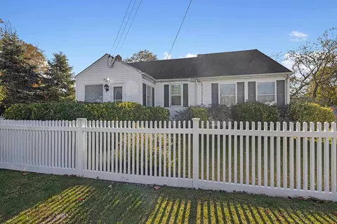 18 Warwick Rd, Villas, NJ 08251