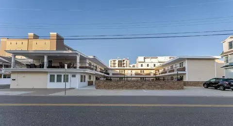 415 E Atlanta Ave #208, Wildwood Crest, NJ 08260