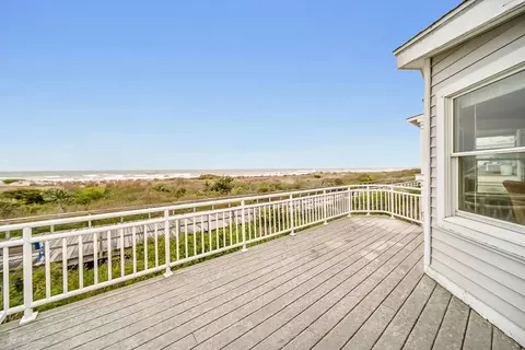 Exterior - 92 E 23rd St, Avalon, NJ 08202 photo 2 of 3