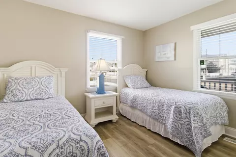 Bedroom - 92 E 23rd St, Avalon, NJ 08202 photo 5 of 8