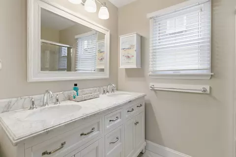 Bath - 92 E 23rd St, Avalon, NJ 08202 photo 1 of 4
