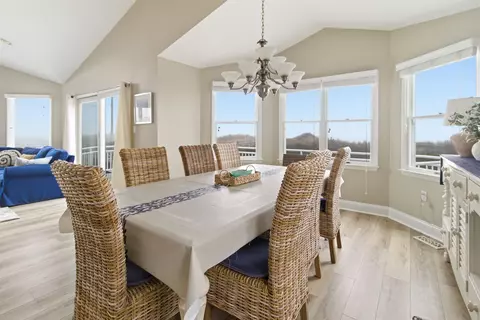 Dining - 92 E 23rd St, Avalon, NJ 08202 photo 2 of 2