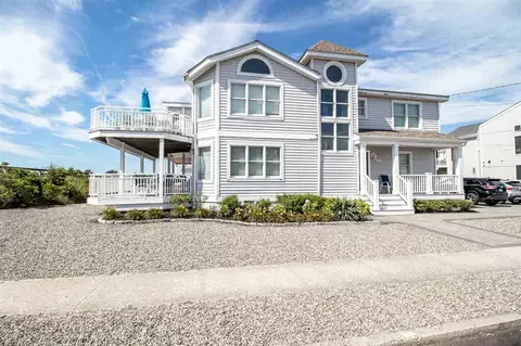92 E 23rd St, Avalon, NJ 08202