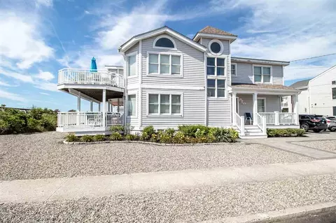92 E 23rd St, Avalon, NJ 08202