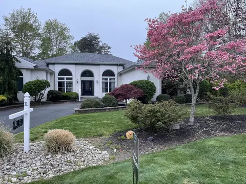 11 Holly Knoll Dr, Cape May Court House, NJ 08210