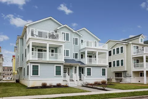 327 E 25th Ave #205, North Wildwood, NJ 08260