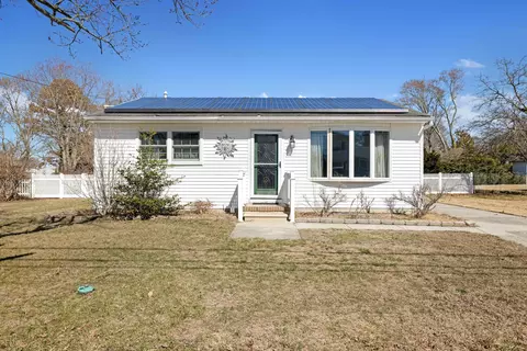 82 Beachhurst Dr, North Cape May, NJ 08204