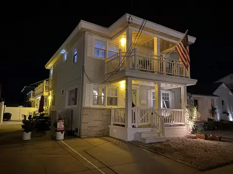 318 E Hollywood Ave #1, Wildwood Crest, NJ 08260