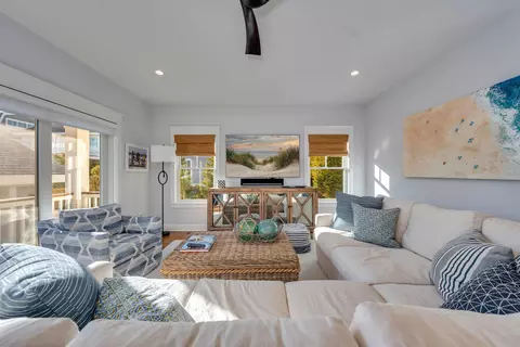 Living - 174 17th St, Avalon, NJ 08202 photo 1 of 8