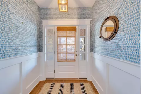 Entry Way - 174 17th St, Avalon, NJ 08202 photo 1 of 4