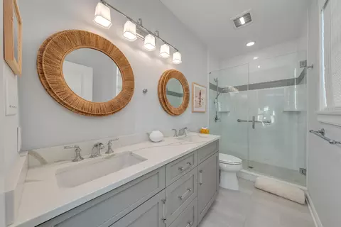 Bath - 174 17th St, Avalon, NJ 08202 photo 4 of 9