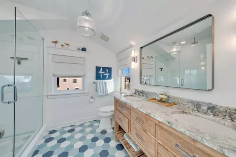 Bath - 174 17th St, Avalon, NJ 08202 photo 6 of 9