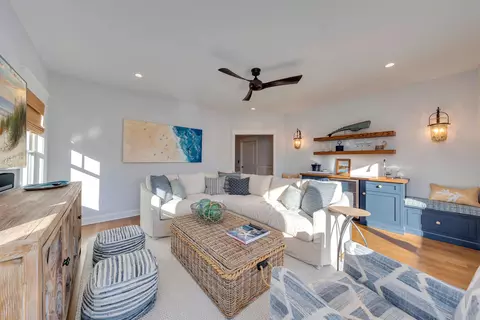 Living - 174 17th St, Avalon, NJ 08202 photo 2 of 8