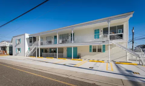 7806 Seaview Ave #4, Wildwood Crest, NJ 08260