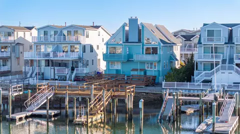 383 39th St #WEST, Avalon, NJ 08202