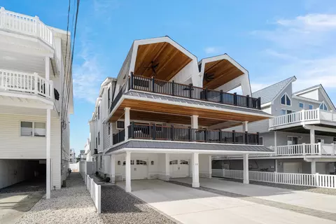 22 81st St #EAST, Sea Isle City, NJ 08243