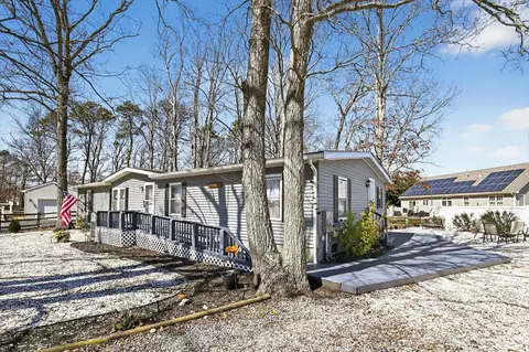 38 Kings Ln, Cape May Court House, NJ 08210