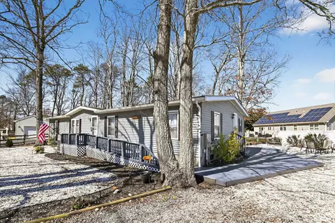 38 Kings Ln, Cape May Court House, NJ 08210