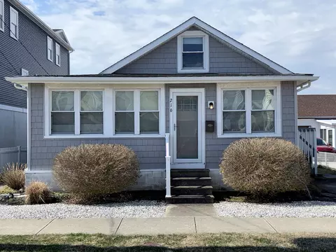 216 E 5th St, North Wildwood, NJ 08260