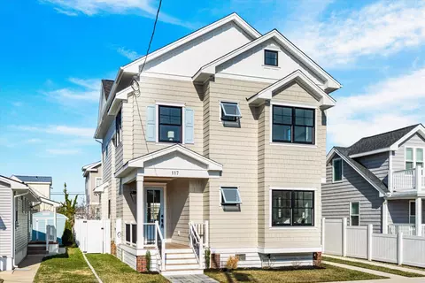 117 E Syracuse Ave, Wildwood Crest, NJ 08260