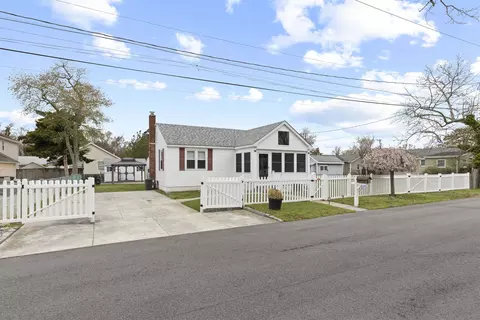 105 S 8th St, Del Haven, NJ 08251