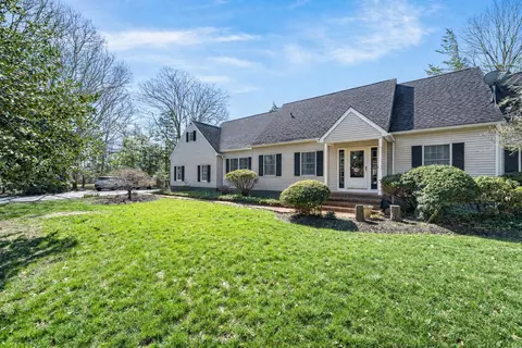 13 Brook Ridge Rd, Cape May Court House, NJ 08210
