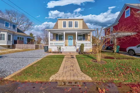 123 Sixth Ave, West Cape May, NJ 08204