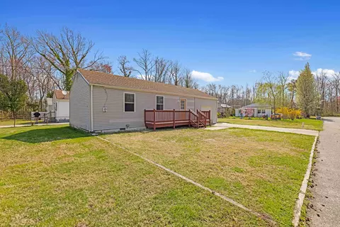37 Susan Ln, Green Creek, NJ 08219