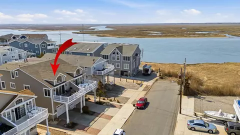 222 81st St #EAST, Sea Isle City, NJ 08243
