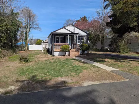 17 S 9th St, Del Haven, NJ 08251