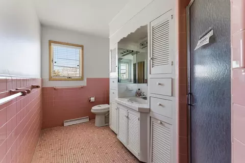 Bath - 6709 Dune Dr, Avalon, NJ 08202 photo 2 of 2