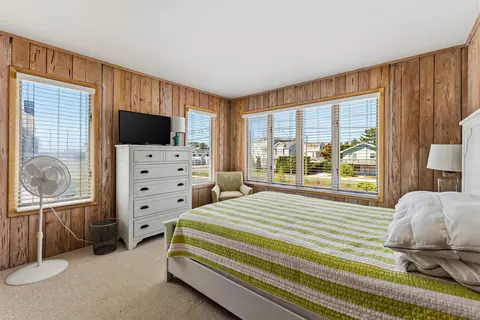 Bedroom - 6709 Dune Dr, Avalon, NJ 08202 photo 5 of 6